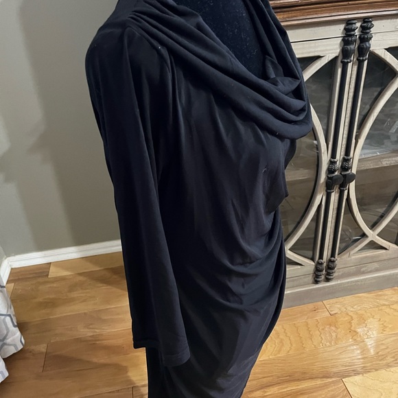 Beautiful gently used black dress size 10 - Picture 2 of 4